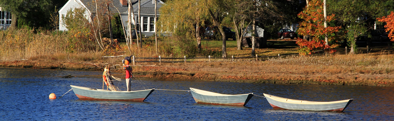 fall-kennebunk-river-scare-crow
